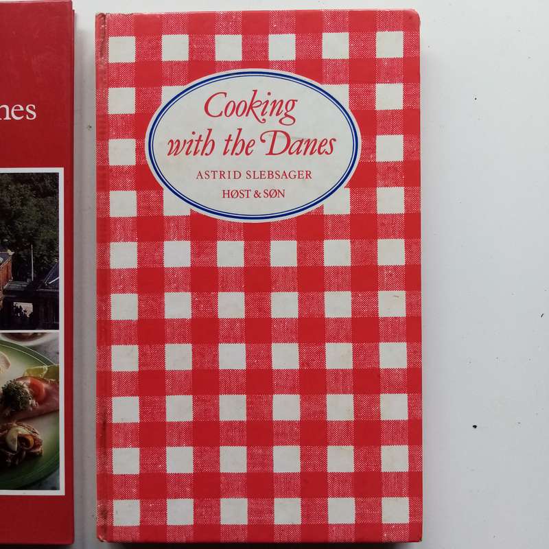 2 Book Bundle - Dining with the Danes, Lynn Andersen - Cooking with the Danes, Astrid Slebsager