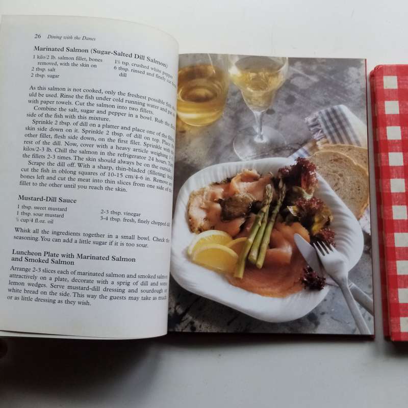 2 Book Bundle - Dining with the Danes, Lynn Andersen - Cooking with the Danes, Astrid Slebsager