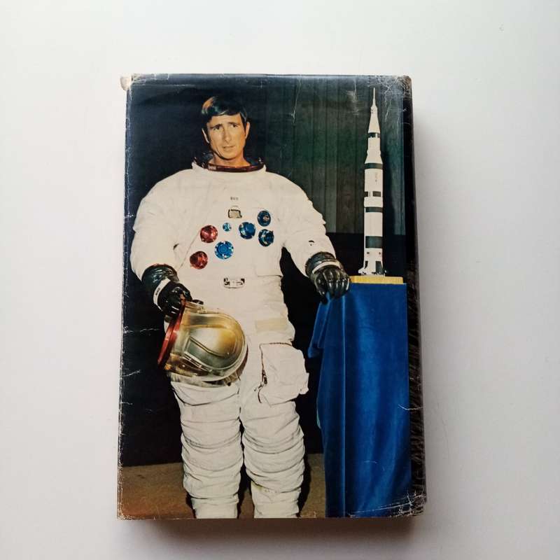To Rule the Night: The Discovery Voyage of Astronaut Jim Irwin by James B. Journey to the Moon