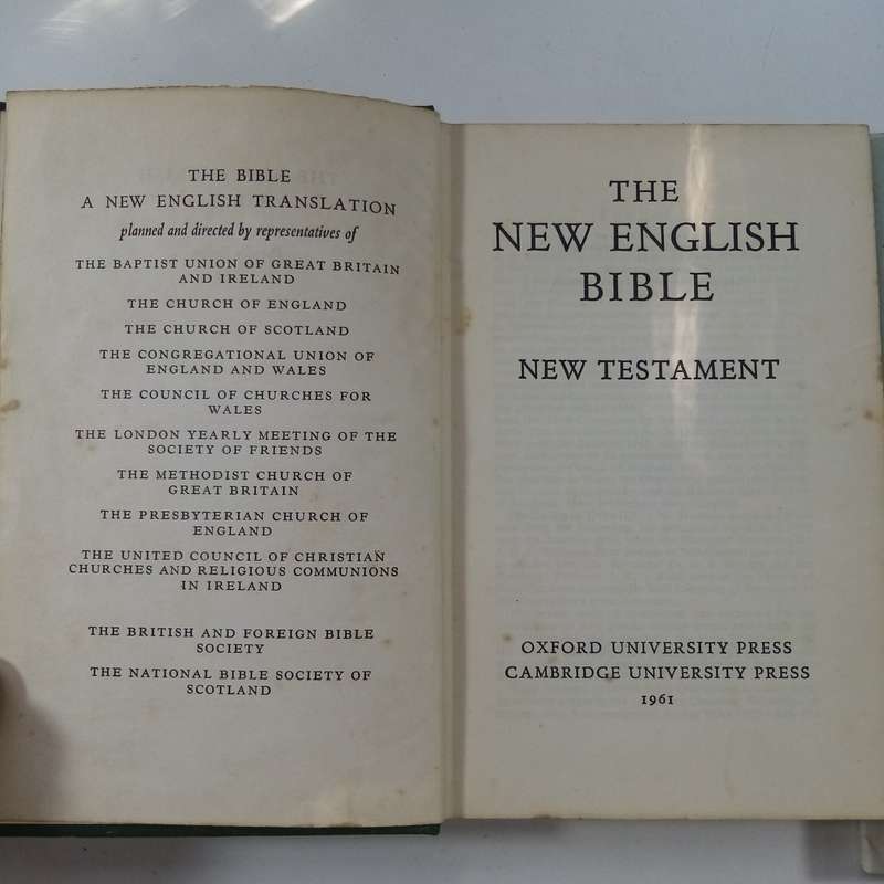 Vintage New English Bible New Testament Hardback & The Rainbow Through the Rain by Elvi Rhodes - 2 B