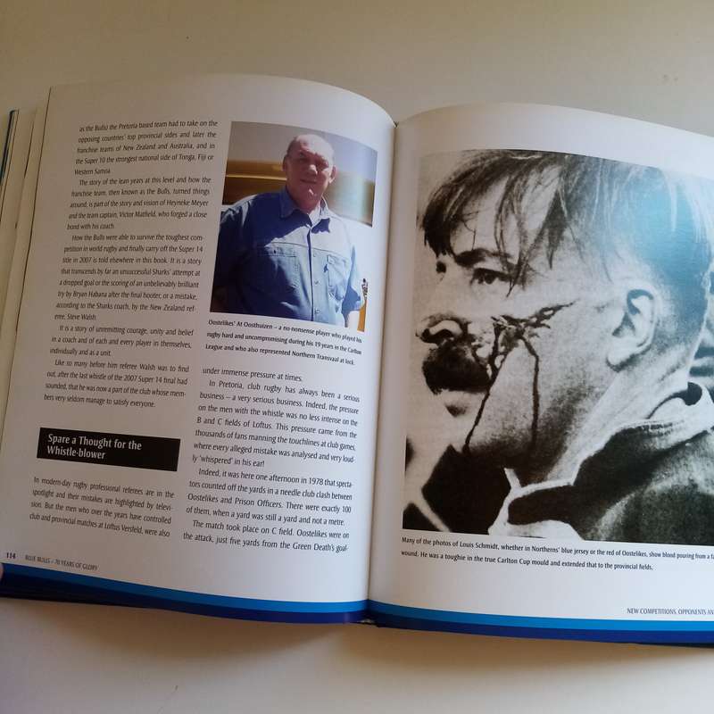 Blue Bulls: 70 Years of Glory  Gerhard Burger & Wim Van der Berg (Hardcover)