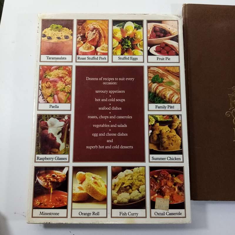 2-Book Vintage Bundle: Budget Recipes & The Quick 'n Easy Cook Book by Alison Burt