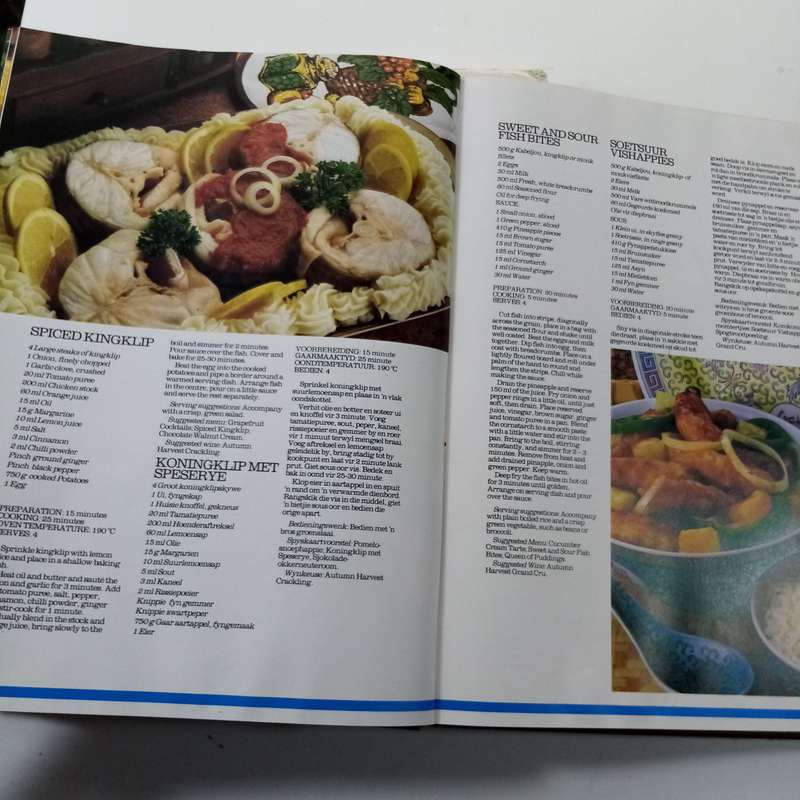 2-Book Vintage Bundle: Budget Recipes & The Quick 'n Easy Cook Book by Alison Burt