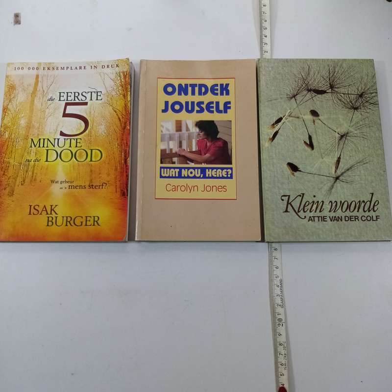 3 Boeke Bundel - Die Eerste 5 Minute na die Dood deur Isak Burger, Ontdek Jouself deur Carolyn Jones