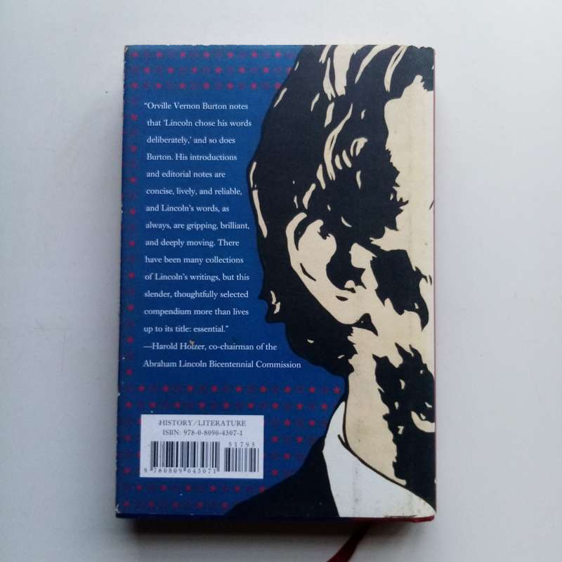 The Essential Lincoln: Speeches and Correspondence - Hardcover Edition