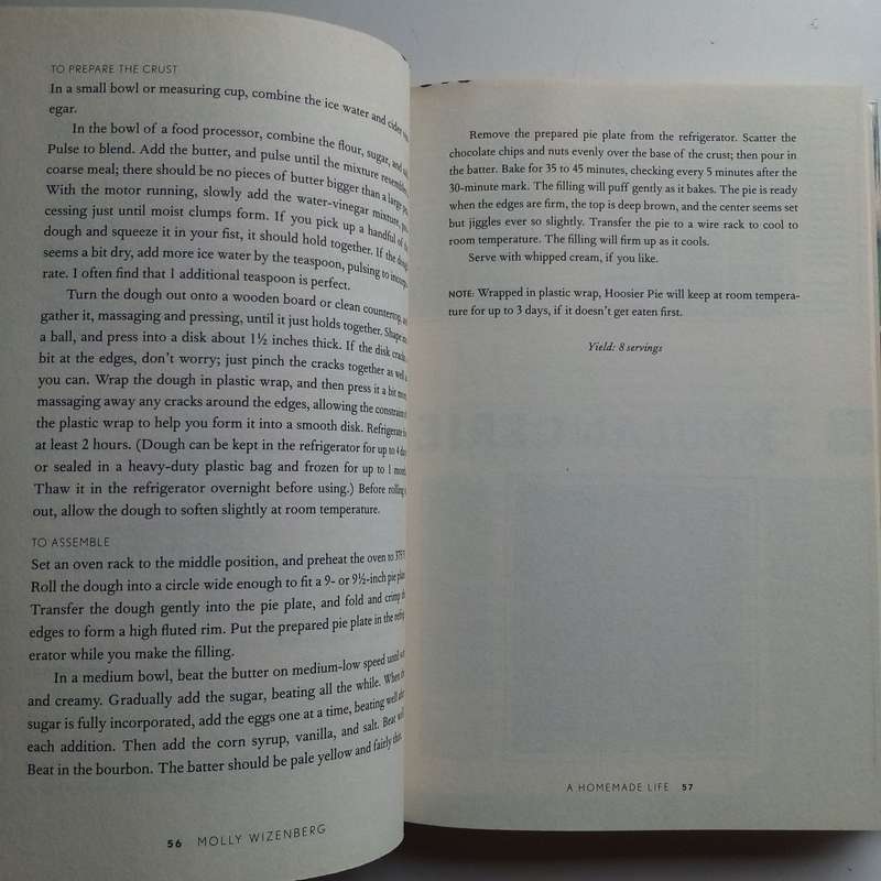 A Homemade Life: Stories and Recipes from My Kitchen Table - Author: Molly Wizenberg