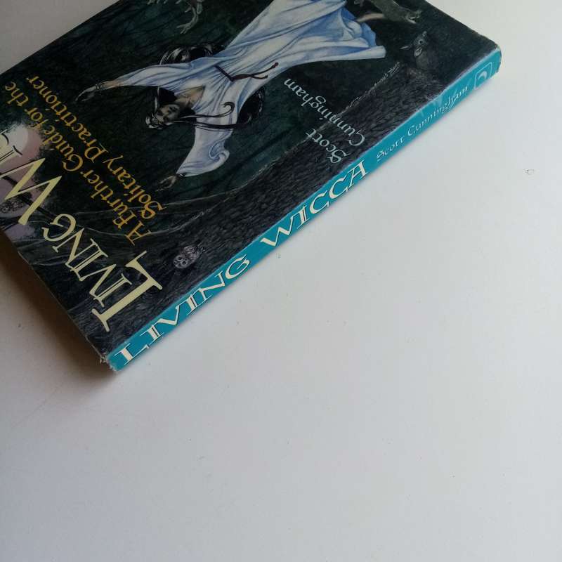 Living Wicca by Scott Cunningham, Guide for Solitary Practitioners, Rituals, Symbols, Initiation