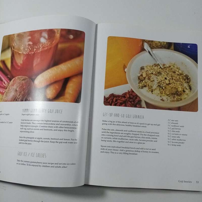 The Magic of Superfoods with Rawlicious Recipes for Radiant Health by Peter and Beryn Daniel