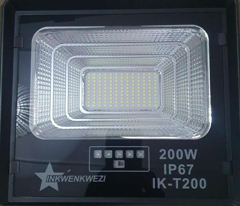 2 X 200W Solar Powered Lights