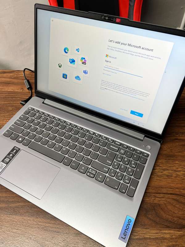 Lenovo IdeaPad Slim 3 | i5 12TH Gen | 8GB | 512GB SSD