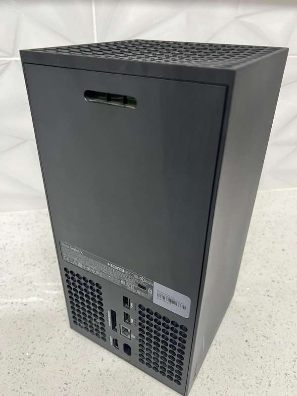 Xbox Series X + Controller