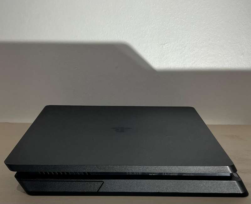 PS4 Slim 2TB