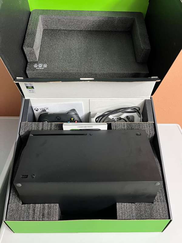 Xbox Series X + Extras