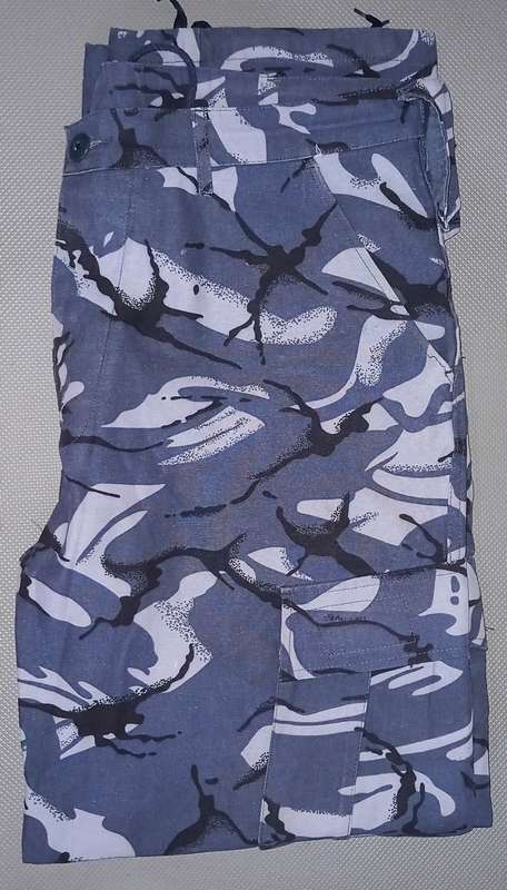 Blue Camo Gargo Pants. Size 40