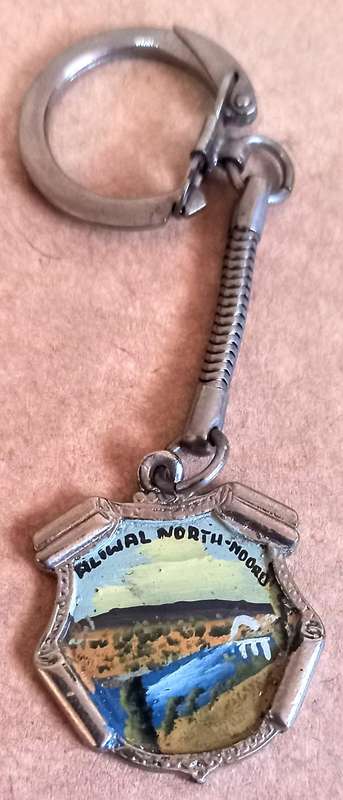 Collection of 21 Vintage Keyrings as per Pictures