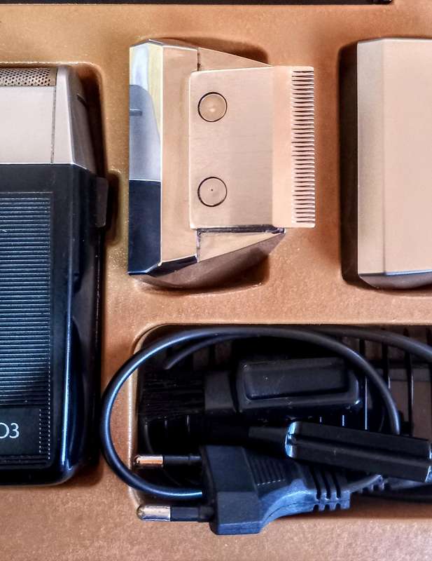 Vintage Electrical Payer - Lux 3003 Dry Shaver and Beard Trimmer in Working Condition