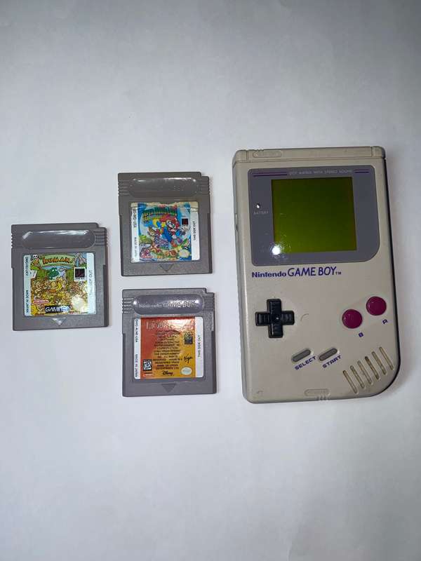 NINTENDO GAME BOY