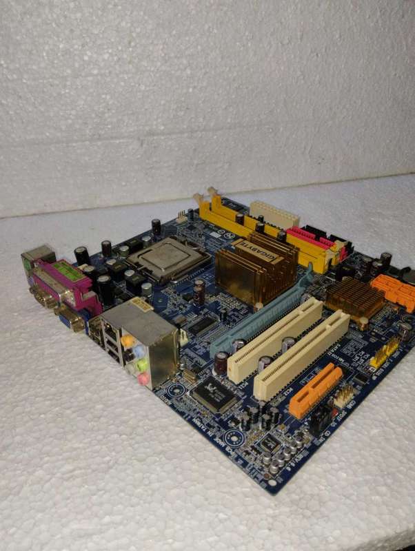 Gigabyte GA-945GZM-S2 Desktop Motherboard - Intel Chipset - Socket T LGA775
