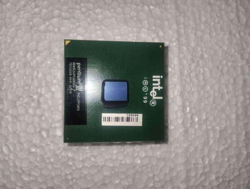 ntel® Pentium® III Processor 600 MHz, 256K Cache, 100 MHz FSB - SL3VH