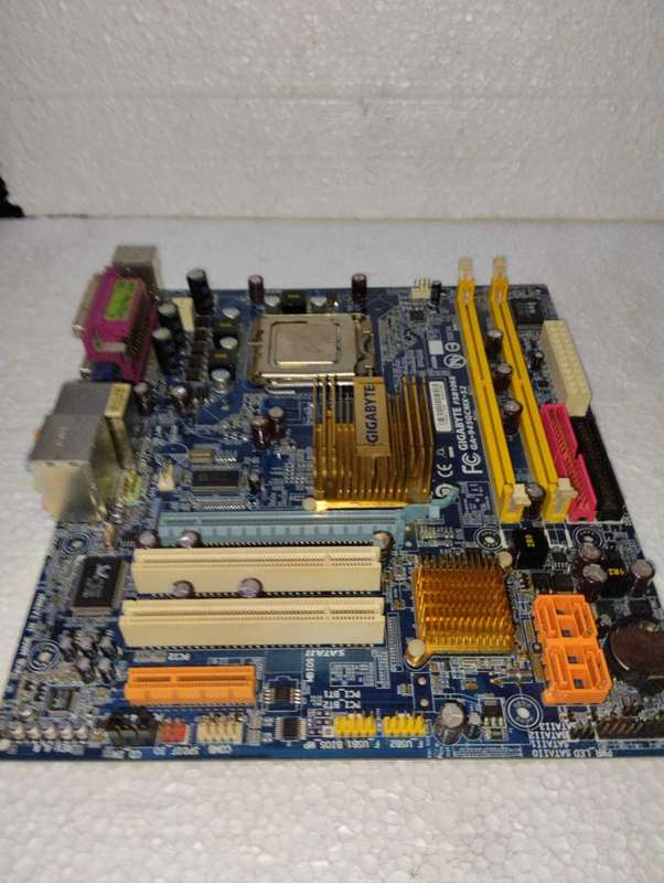 Gigabyte GA-945GZM-S2 Desktop Motherboard - Intel Chipset - Socket T LGA775