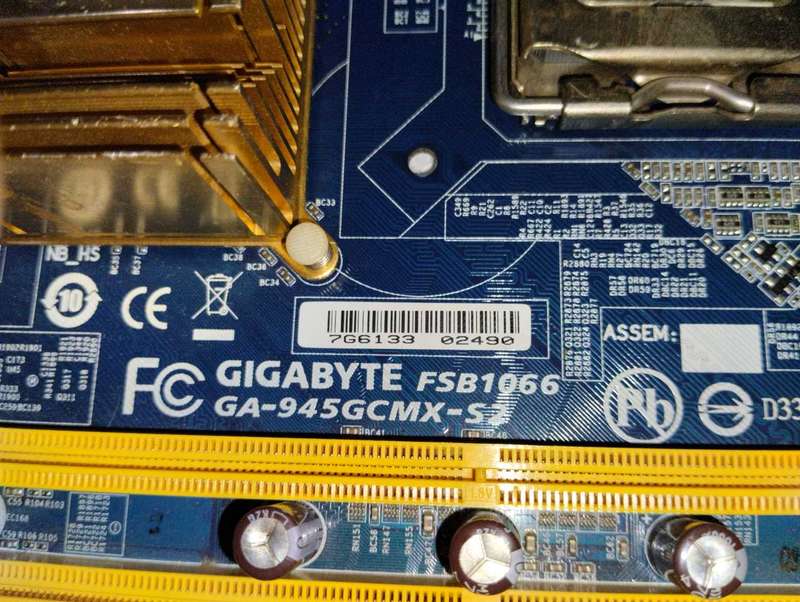Gigabyte GA-945GZM-S2 Desktop Motherboard - Intel Chipset - Socket T LGA775