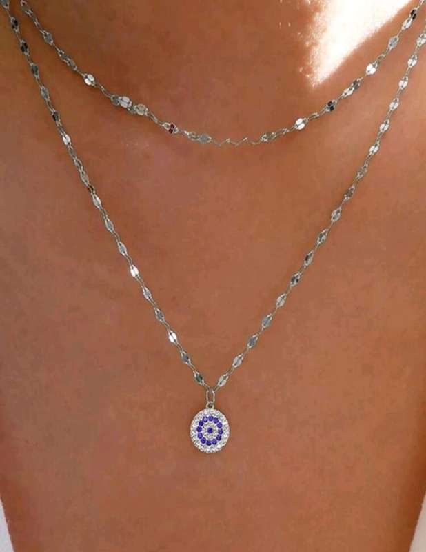 Woman chain