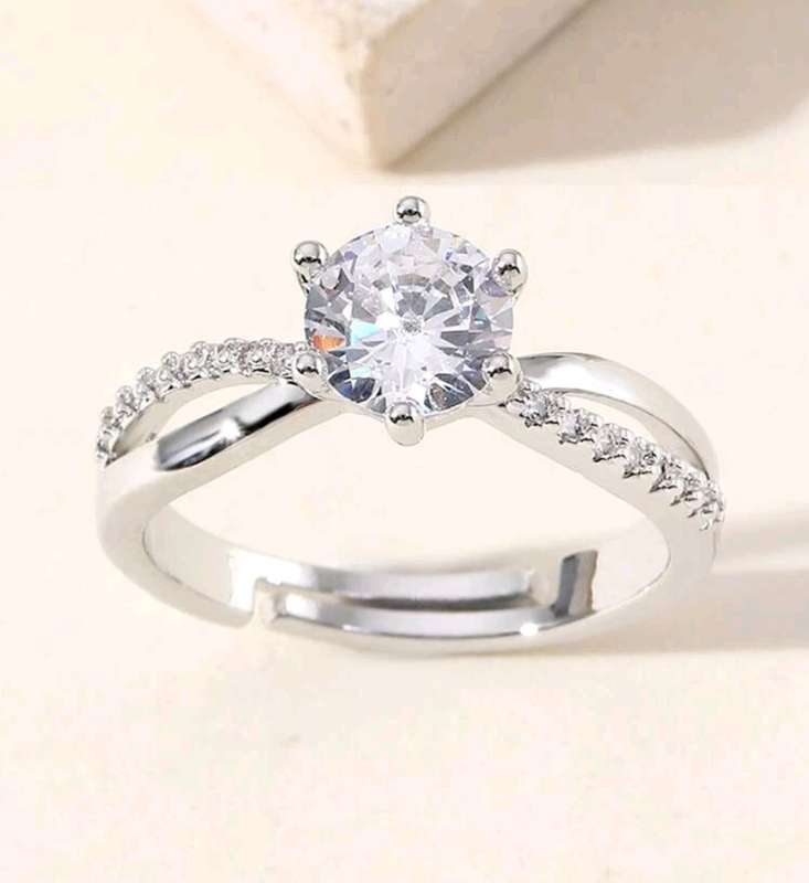 Beautiful adjustable ring