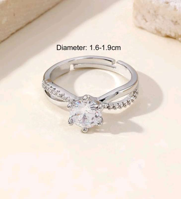Beautiful adjustable ring