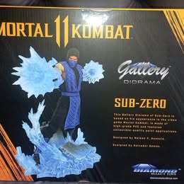 DIAMOND SELECT TOYS Gallery Mortal Kombat 11 Sub Zero PVC Statue - Sealed, never displayed