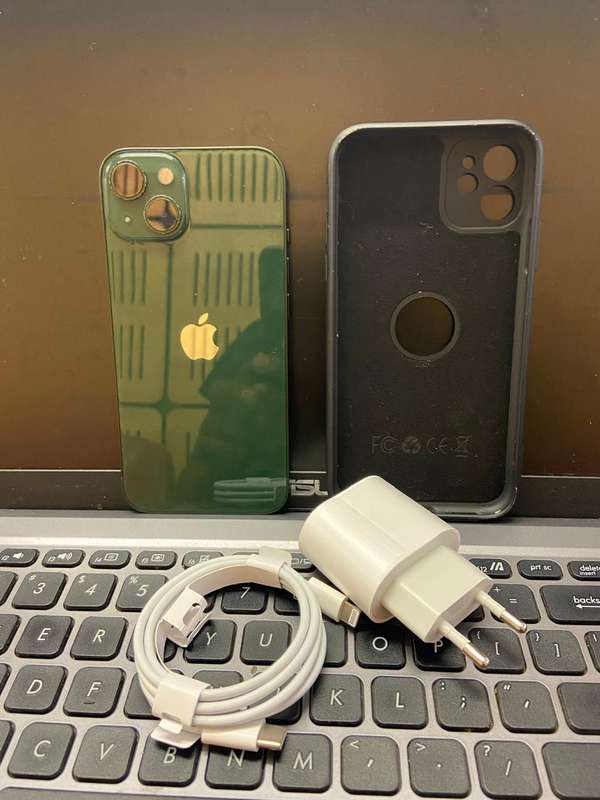Newly refurbished iphone 13 operating on wifi only