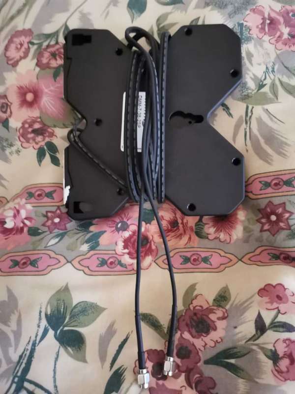Panorama wideband MIMO ANTENNAS