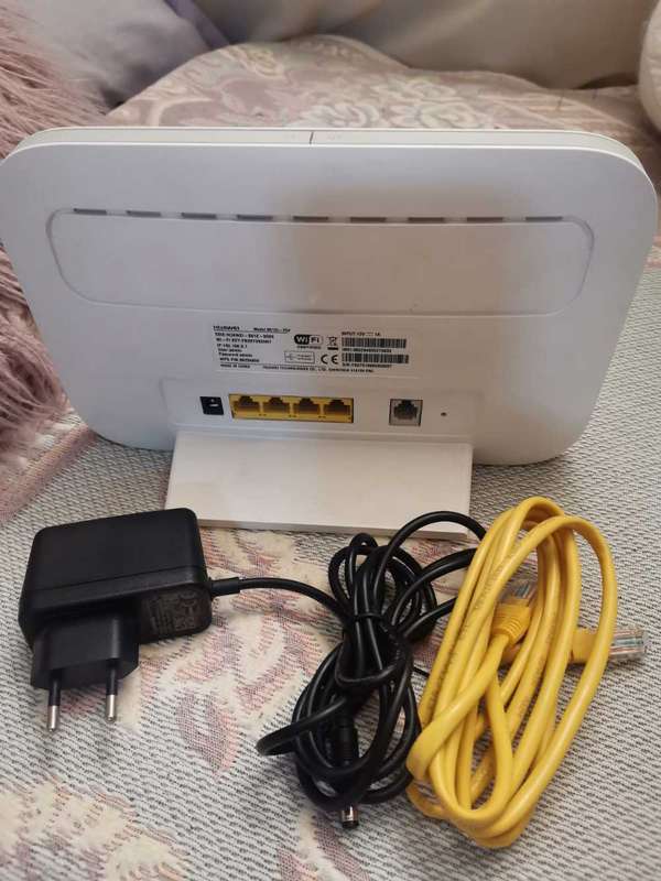 Huawei B612-233 4G LTE wi-fi router