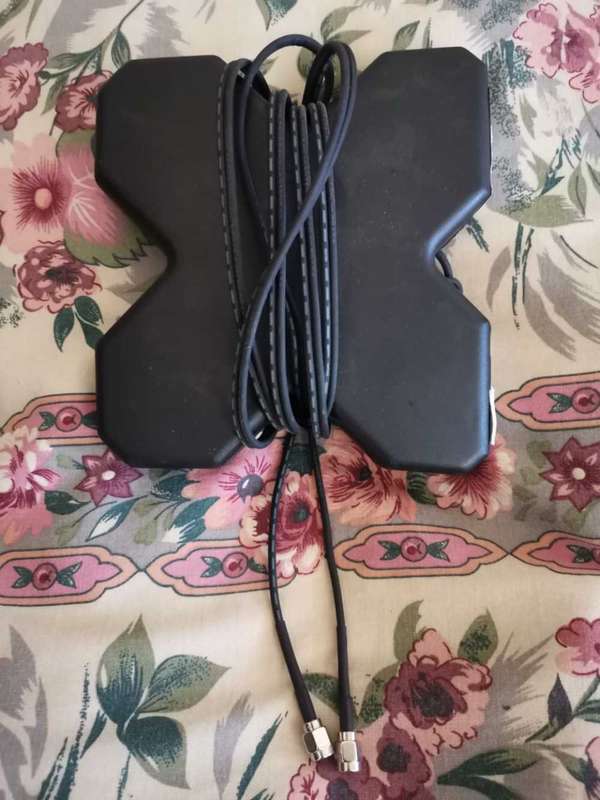 Panorama wideband MIMO ANTENNAS