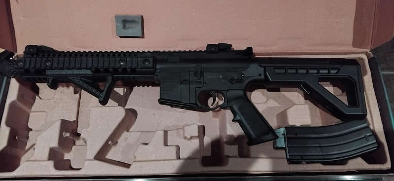 Crosman DPMS SBR FULL AUTO Steel BB Rifle