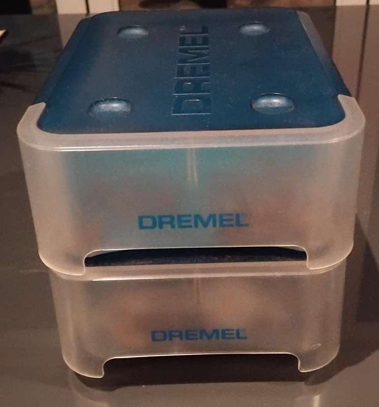 Dremel 3000 Rotary Tool in Hardcase with Accessories