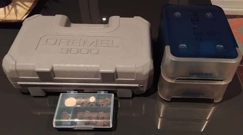 Dremel 3000 Rotary Tool in Hardcase with Accessories