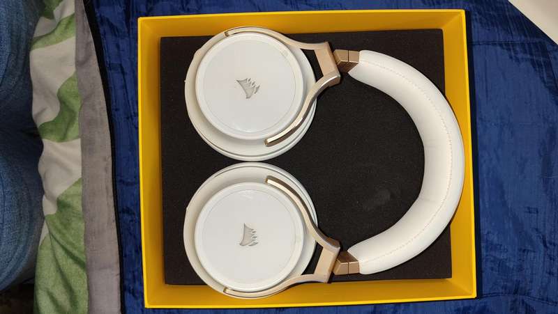 Corsair Virtuoso RGB Wireless White
