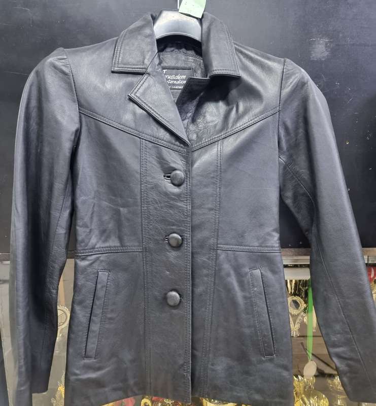 LADIES GENUINE LEATHER JACKET