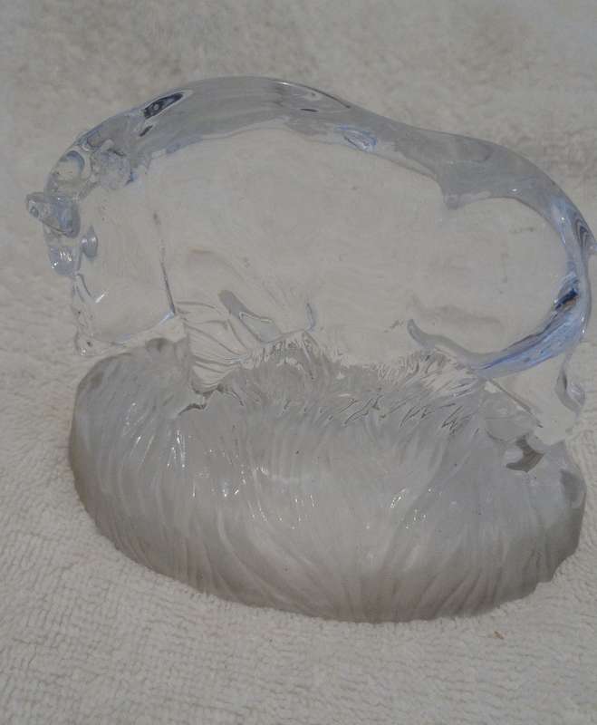 Beautiful Decorative Wild Boar Hog Glass Sculpture/ Paperweight . Collectable