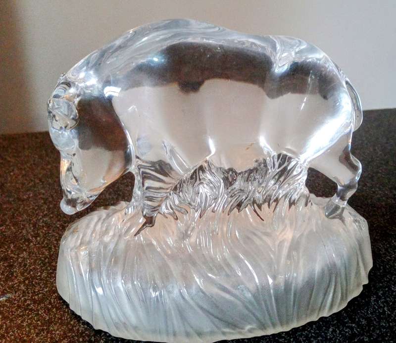 Beautiful Decorative Wild Boar Hog Glass Sculpture/ Paperweight . Collectable