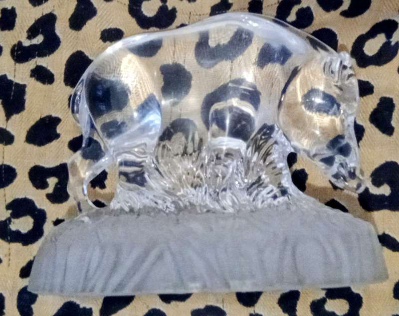 Beautiful Decorative Wild Boar Hog Glass Sculpture/ Paperweight . Collectable