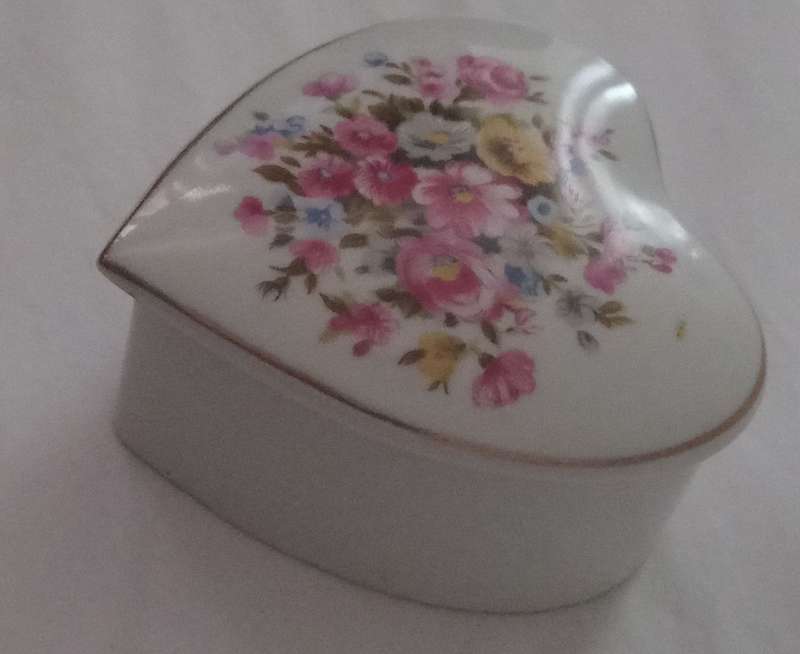 Vintage Brinns Porcelain Heart Shaped Trinket Box/ Dresser Box . Possible Originally from Japan , U