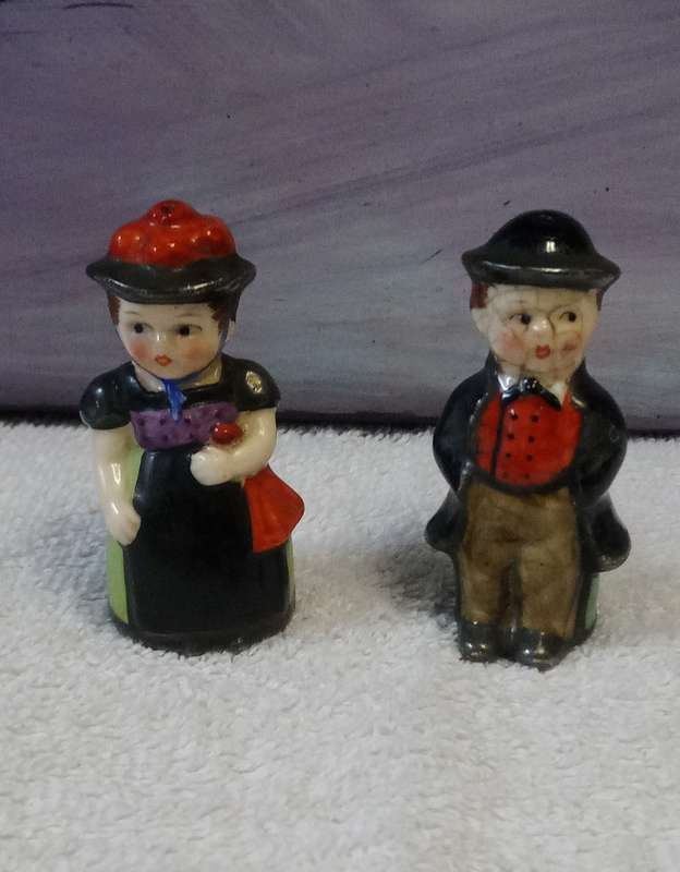 Vintage Goebel Boy Girl Dressed Up Salt & Pepper Shaker