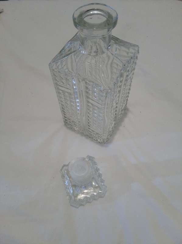 Vintage Beautiful Cut Glass Decanter . 22 cm X 8.5 cmX8.5 cm