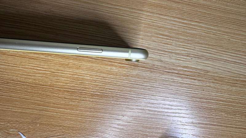 Apple - iPhone XR - 128 GB - Yellow