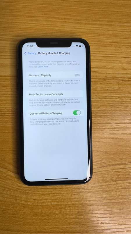 Apple iPhone 11 - 128 GB - Black