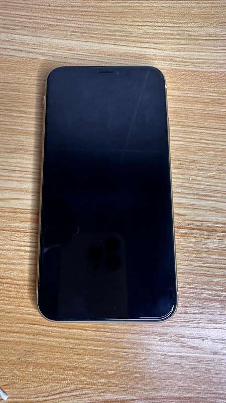 Apple - iPhone XR - 128 GB - Yellow