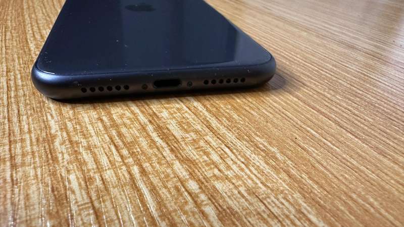 Apple iPhone 11 - 64 GB - Black