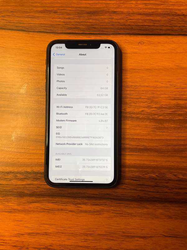 Apple iPhone XR - 64 GB - Black