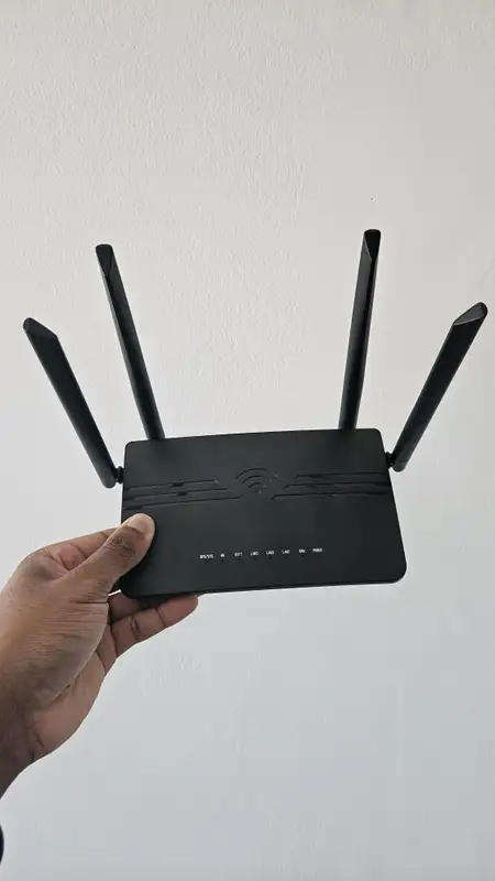 4G LTE WIFI ROUTER WITH SIM CARD SLOT 300MBPS HIGH GAIN ALWAYS ONLINE - BLACK